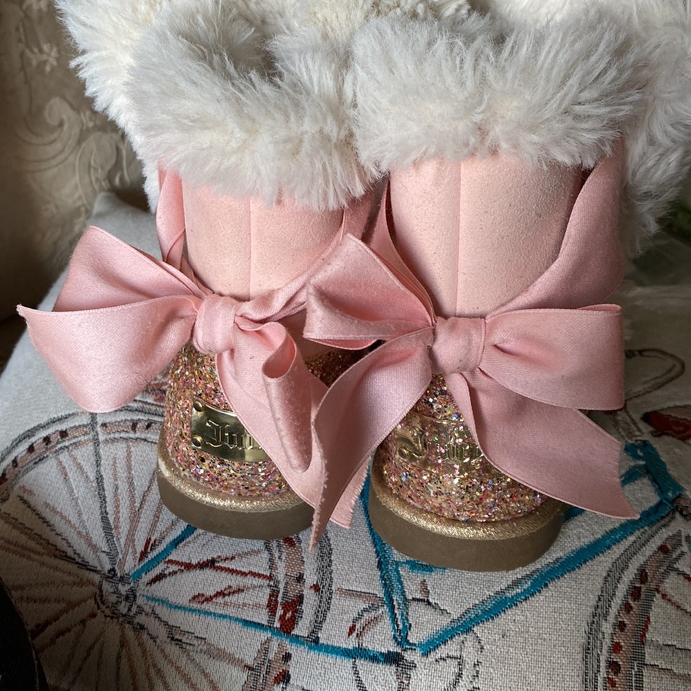Juicy Couture pretty little girls pink boots size 3